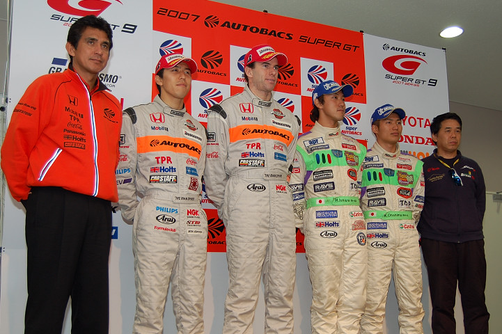 GT500,GT300両クラス、ドライバーチャンピオン＆チームチャンピオン監督