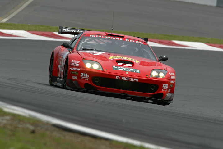 決勝6位はLMGT1クラス優勝のDUNLOP Ferrari 550 GTS（飯田章／藤井誠暢組）