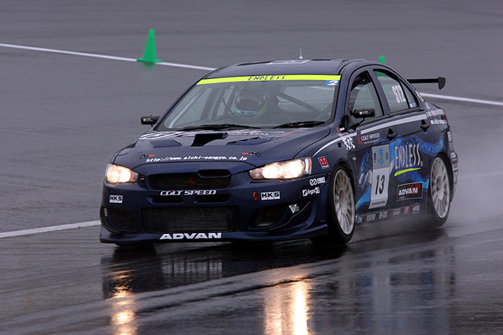 オーバルバトル予選: ST2クラスポールポジションは、ENDLESS ADVAN CS-X