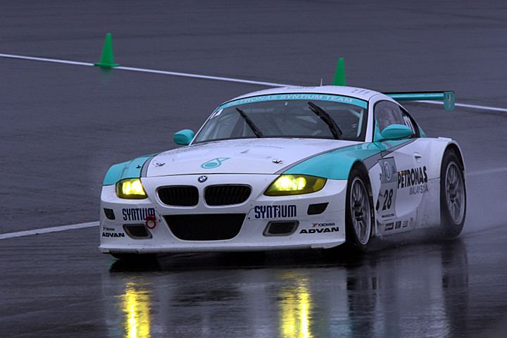 オーバルバトル予選: ST1クラスポールポジションはPETRONAS SYNTIUM BMW Z4M COUPE（28号車）