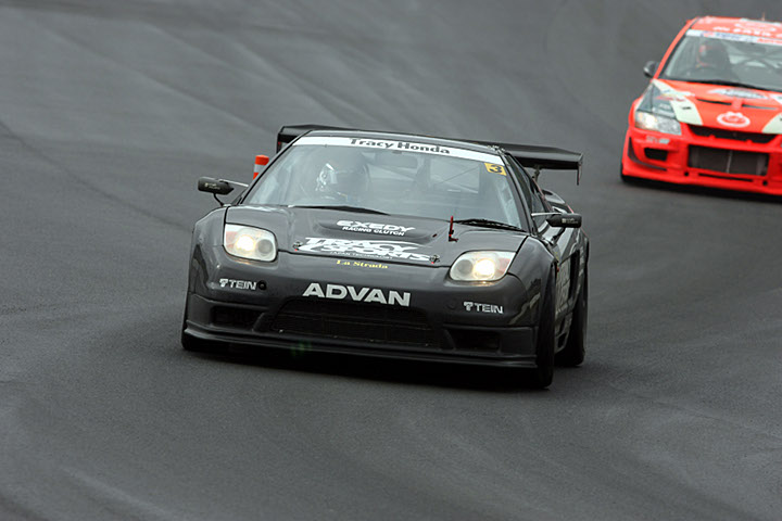 オーバルバトル決勝: ST3クラス優勝は、TRACY SPORTS eeiA NSX