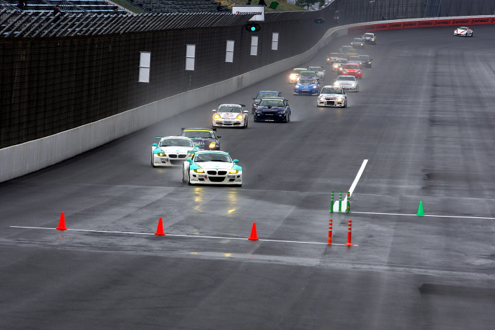 決勝第1ヒート: S耐初のオーバルレースがスタートした