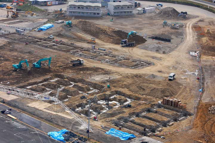 鈴鹿サーキット改修（2008/10/12）: ピット棟建設のための基礎工事が進行中