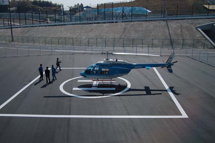 メディカルセンター裏にはヘリポートも設けられた