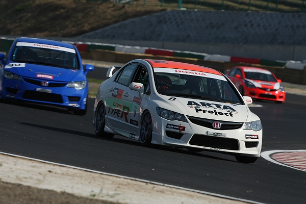 新生鈴鹿OPENING THANKS DAY: シビックレースに特別ゲストとして参加した鈴木亜久里氏の走り