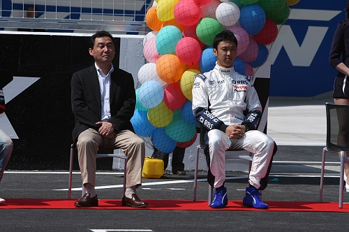 新生鈴鹿OPENING THANKS DAY: トークショーに参加した中嶋悟、中嶋一貴親子