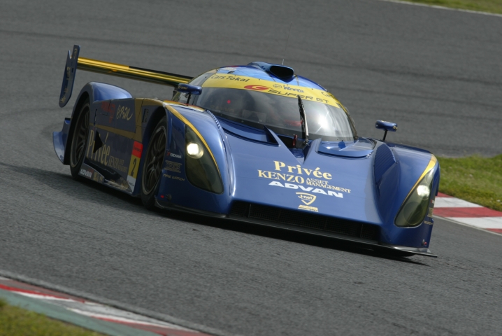 予選1回目であと一歩暫定ポールに届かなかった紫電。今回は高橋一穂に代わって吉本大樹がドライブする