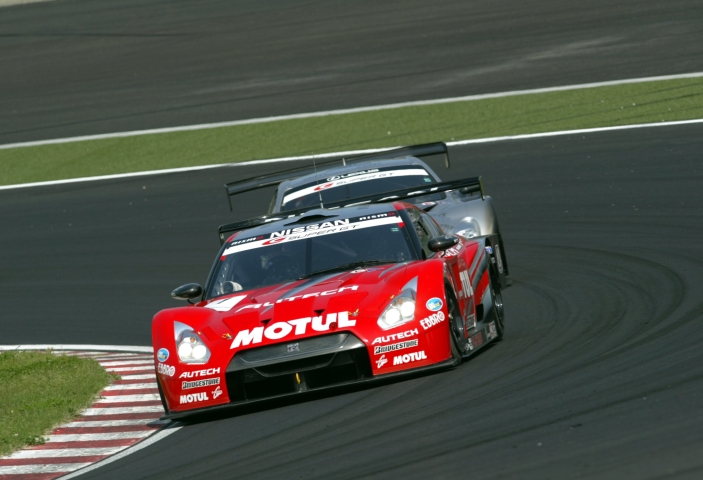 順調にトップを快走していたモチュールGT-Rだったが....