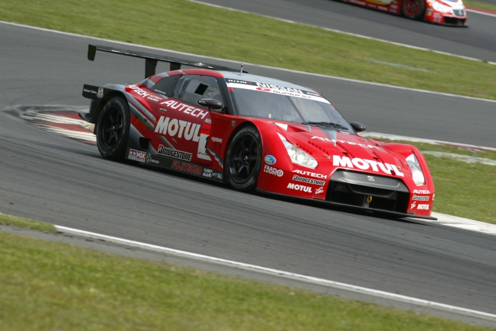 予選1回目で暫定ポールを獲得、連続ポールに向けて快調な滑り出しのモチュールGT-R