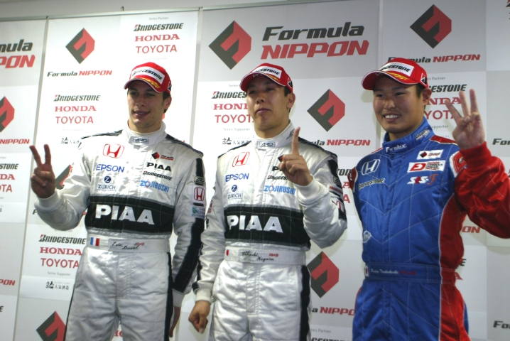 予選後の記者会見より。塚越はルーキーで一番最初にトップ3記者会見に出席することとなった