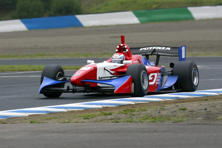 終わってみれば4位。しかしその数字以上の活躍をデビュー3戦目でやってのけた塚越