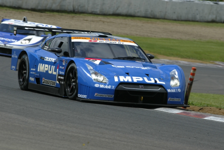 公式練習トップは#12カルソニックGT-R