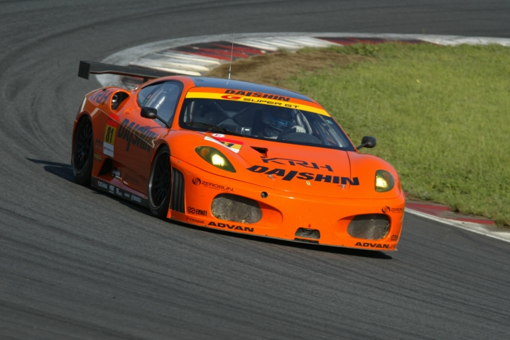 ベテラン影山を相手に一歩も引かない戦いを見せた藤井。消耗しきったタイヤで平中を抑えきった青木。ドライバーの気迫が呼び込んだ勝利だ