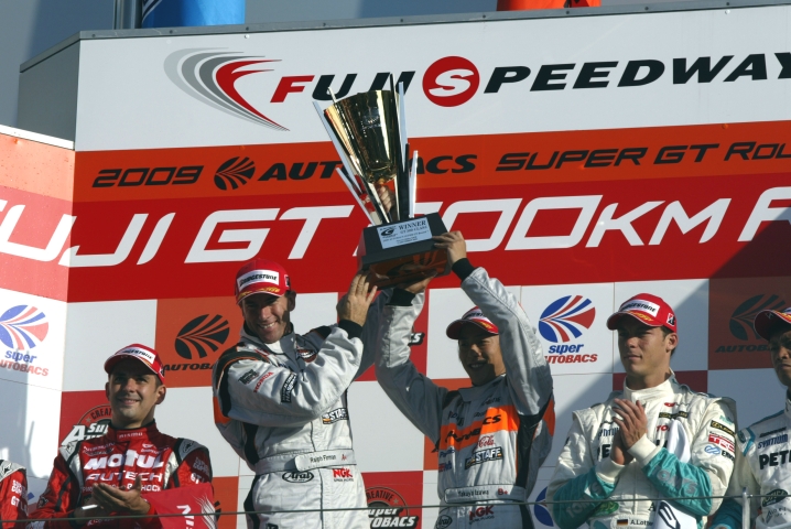 ファーマン久々の勝利。伊沢にとってはこれがGT500初優勝だ