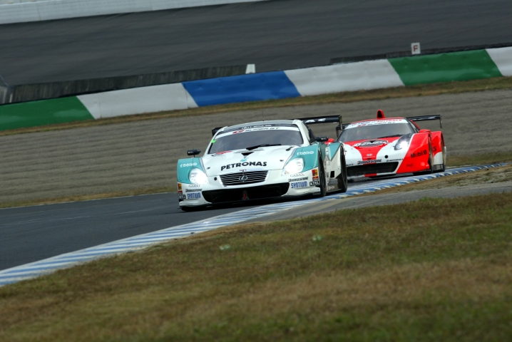 序盤はロッテラーとファーマンによる緊迫したトップ争いが展開された