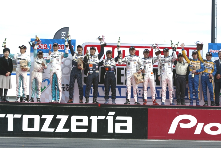 第1レースの暫定表彰