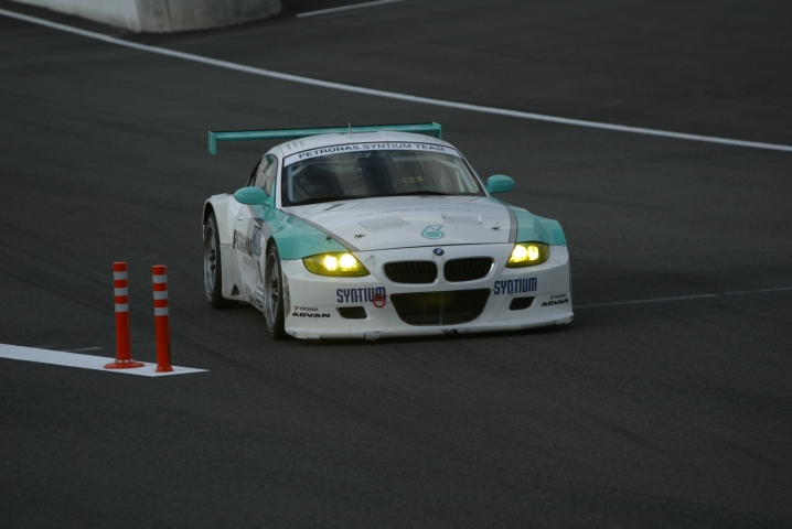 序盤のスピンで背負ったビハインドを見事なピットストップ戦術で挽回した#1Z4M