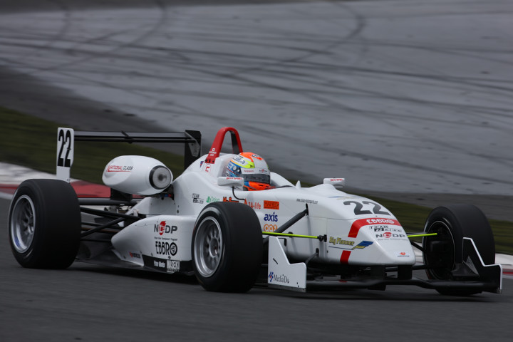 2009 F3マシンラインナップ No.22 千代勝正（NDDP EBBRO）