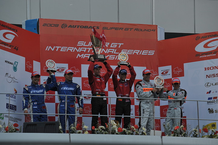 GT500クラスの暫定表彰式
