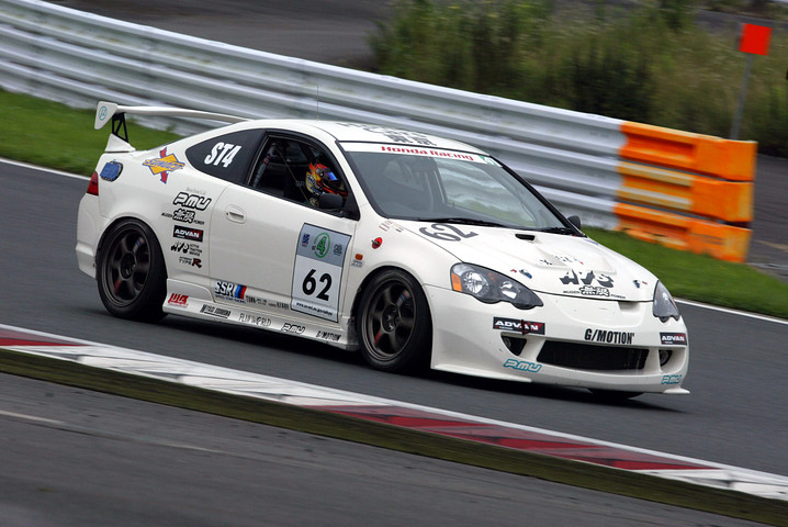 ST4クラスPPは、ホンダカーズ東京μSSR DC5（塩谷烈州／吉橋孝之／デパマン石渡組）