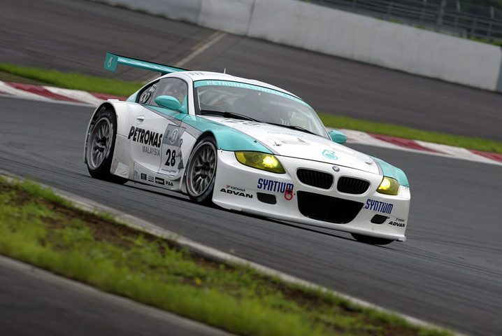 ST1クラスPPは、PETRONAS SYNTIUM BMW Z4M COUPE（片岡龍也／吉田広樹／JOHAN ADZMI組）