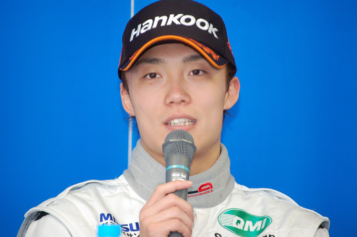 決勝記者会見にて: Cクラス優勝の安田裕信（ThreeBond）