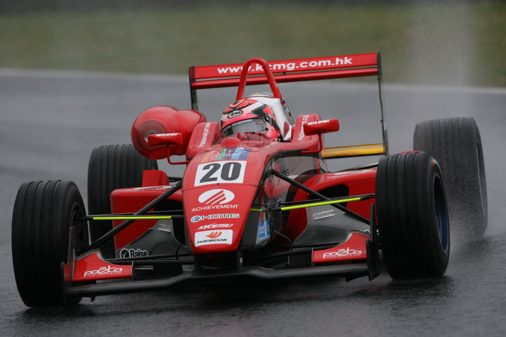 公式予選: Nクラスのアレキサンドラ・インペラトーリは総合の6位、Nクラス3位