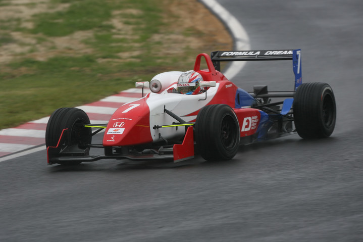 公式予選: 総合8位、Nクラス3位は、山本尚貴（HFDP）