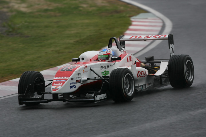 公式予選: 総合3位、Cクラス2位は、嵯峨宏紀（ル・ボーセ）