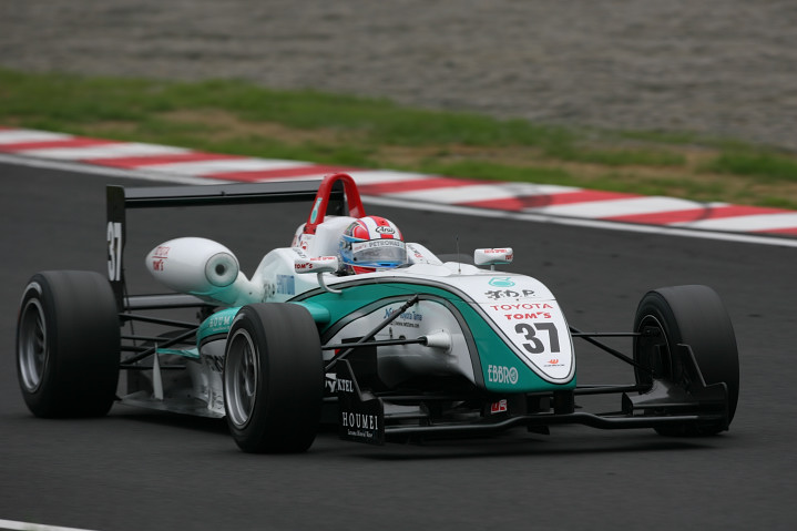 うれしい初優勝は、国本雄資（トムス）