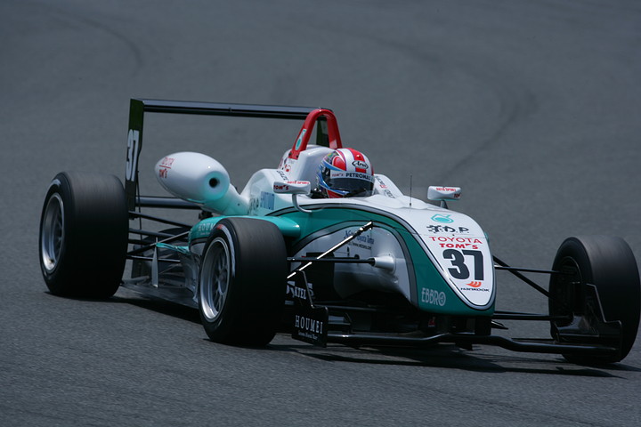 Cクラスポールポジションは国本雄資（トムス）