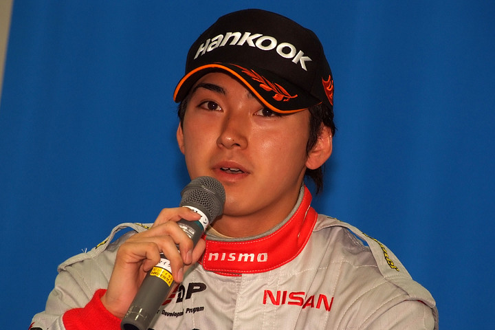 決勝記者会見にて: Nクラス2位の佐藤勝正（ノバ）