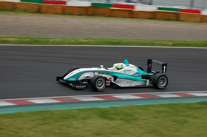 Cクラスポールポジションは、マーカス・エリクソン（トムス）