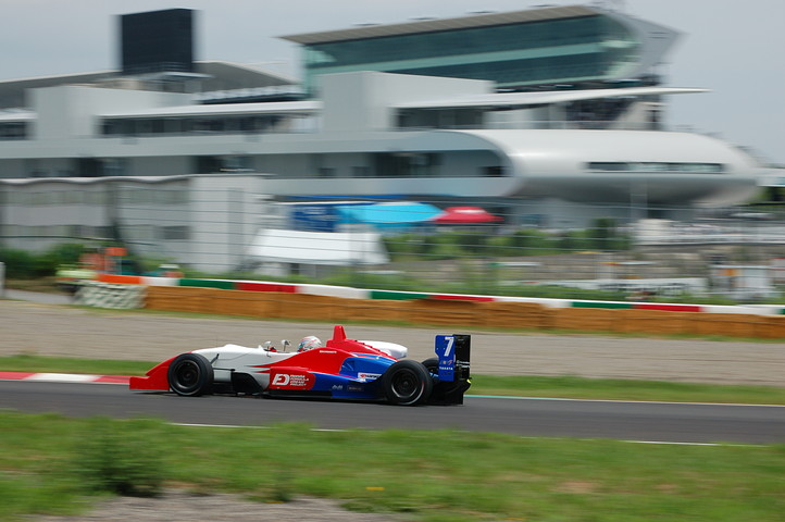 Nクラスで連続ポールを決めた山本尚貴（HFDP）