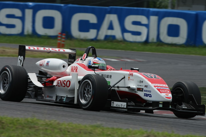 決勝3位でうれしい初表彰台は、嵯峨宏紀（ルボーセ）