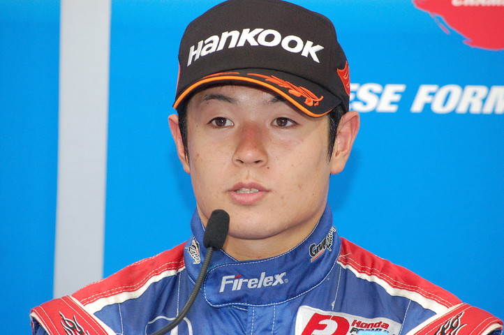 決勝記者会見: Nクラス優勝は、山本尚貴（HFDP）