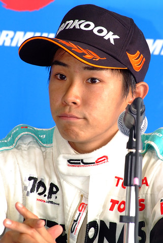 決勝記者会見: Cクラス優勝の井口卓人（トムス）