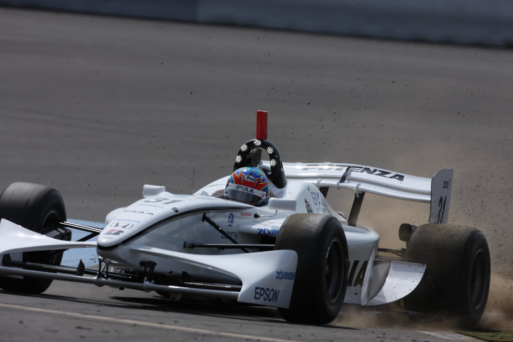 フリー走行1回目: FN09は乗りにくい？　ロイック・デュバル（NAKAJIMA RACING）は砂遊び