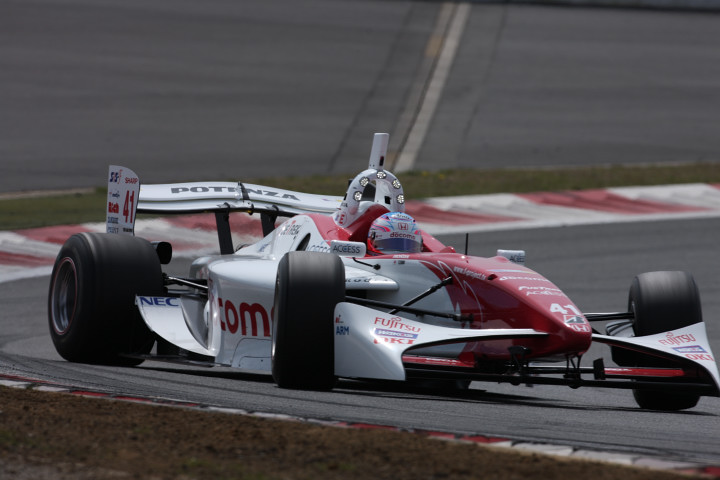 フリー走行1回目: FN09は乗りにくい？　伊沢拓也（DOCOMO DANDELION）は大カウンター