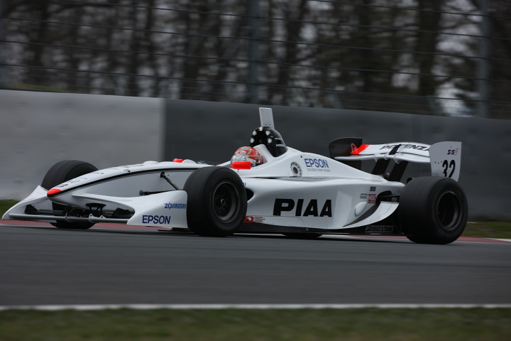 フリー走行2回目、2位は小暮卓史（NAKAJIMA RACING）