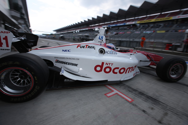 予選2位は、伊沢拓也（DOCOMO TEAM DANDELION RACING）