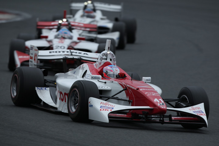 タイヤ交換までレースをリードしていた伊沢拓也（DOCOMO DANDELION）は惜しくも2位、しかし初表彰台