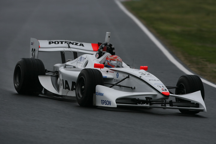 フリー走行1回目: 2位は、小暮卓史（ナカジマ）