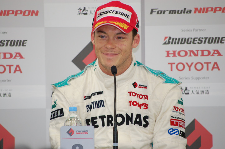 予選後記者会見にて: 予選2位のアンドレ・ロッテラー（トムス）