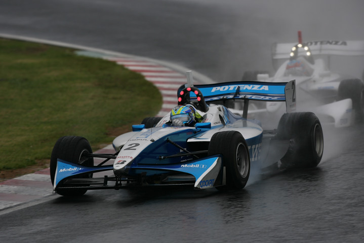 2位はポールからスタートしたブノア・トレルイエ（インパル）