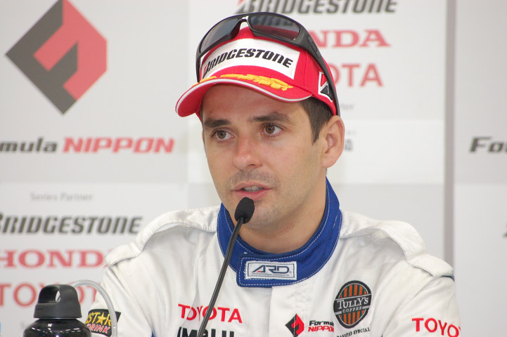 決勝記者会見: 2位のブノワ・トレルイエ（インパル）