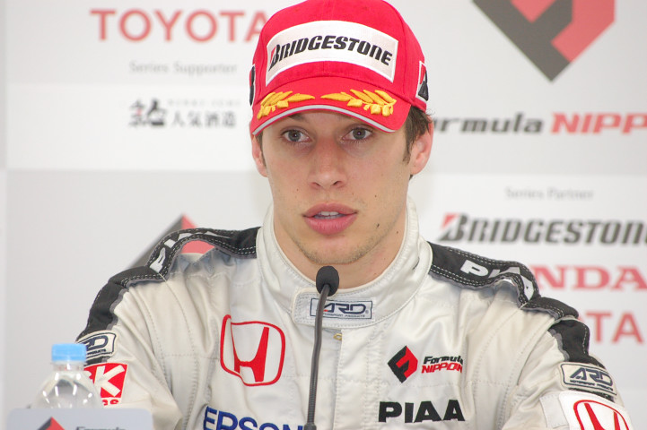 決勝記者会見: 優勝のロイック・デュバル（ナカジマ）