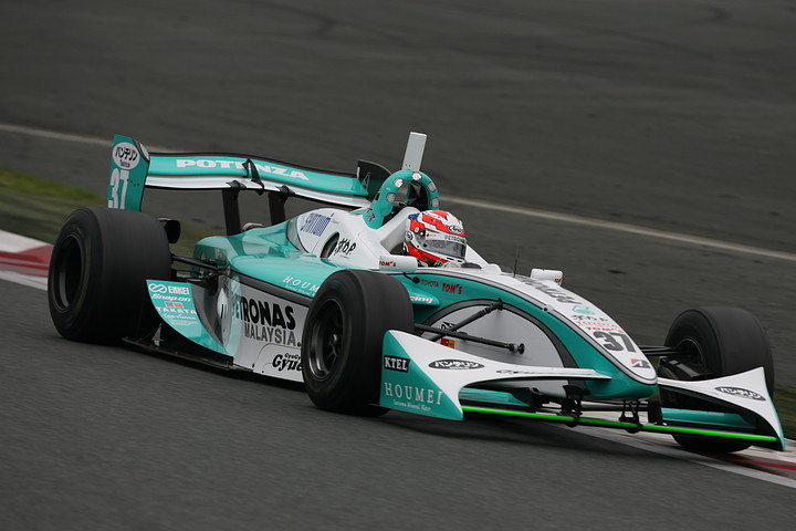 日曜朝のフリー走行で3位はルーキーの大島和也（トムス）