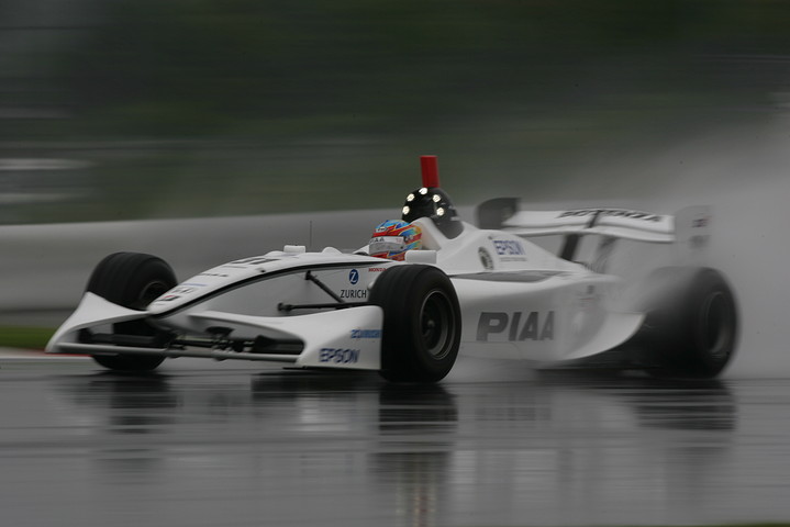 優勝は、ぶっちぎで今季2勝目のロイック・デュバル（ナカジマ）