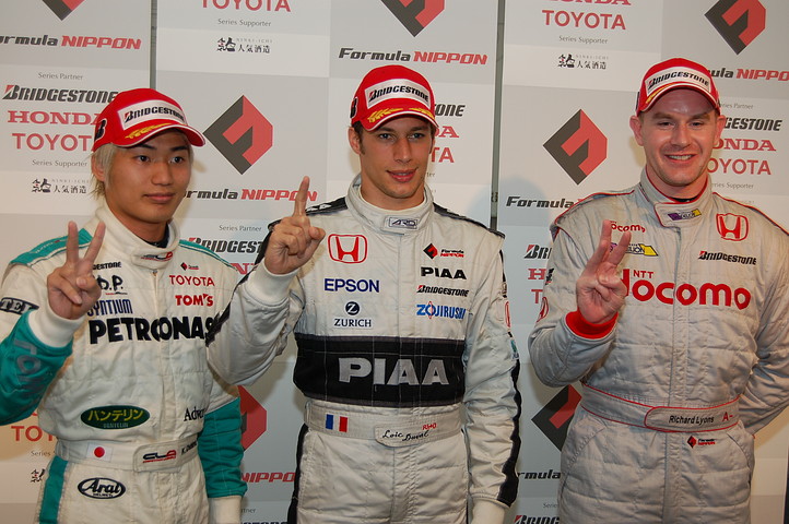 決勝記者会見にて、トップ3のドライバーたち